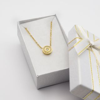 Zlatý dotek elegance ✨ Vánoce jsou za rohem a tohle je přesně ten šperk, který udělá radost každé ženě. 🎄 Minimalistický...